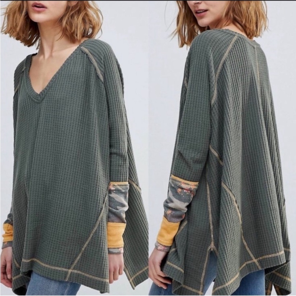 Free People Lovin Leopard Moss Green Thermal V-Neck‎ Long Sleeve Knit Top